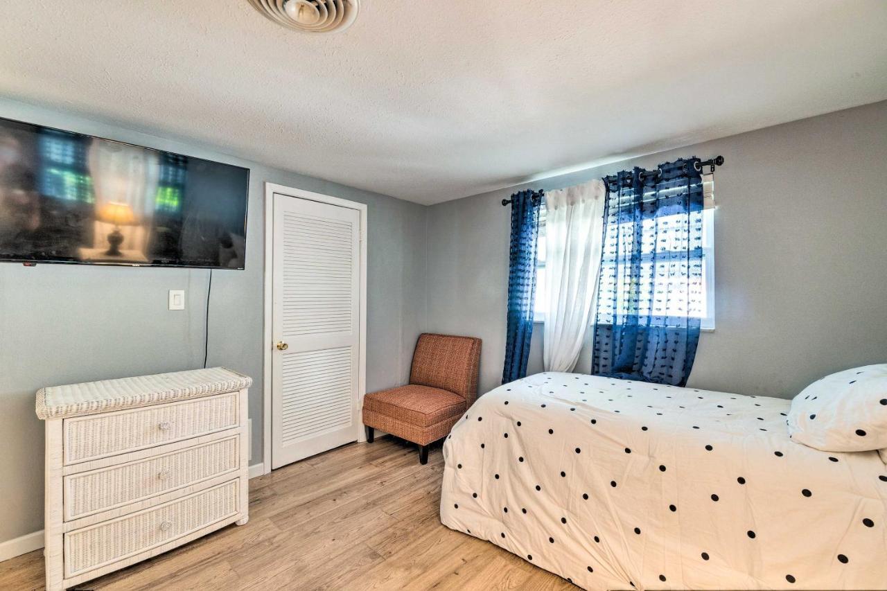 Peaceful With Patio - 2 Miles To Beach! Holiday home *
