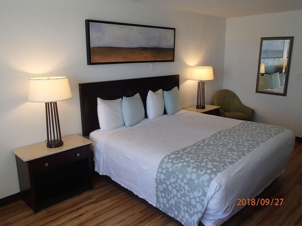 Flamingo Beachfront - Daytona Inn 2*