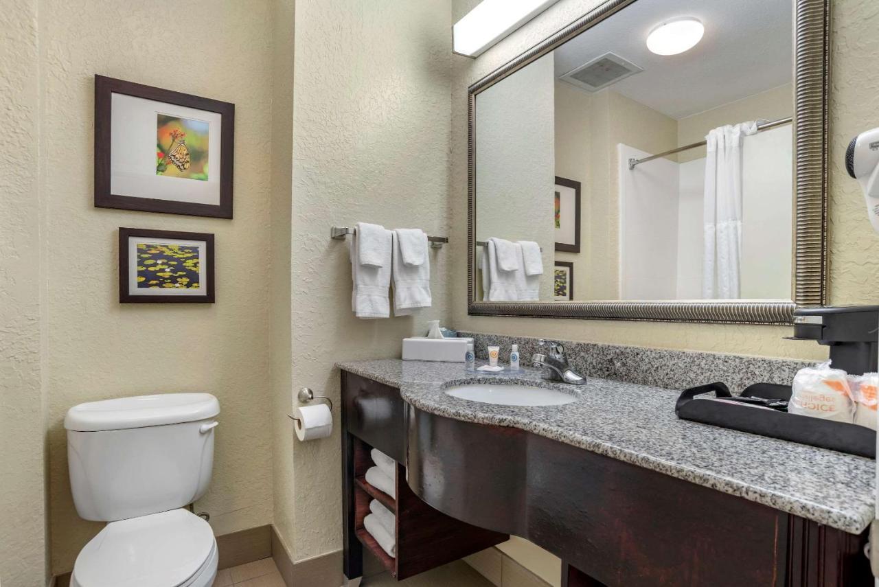 Comfort & I-10 Hotel 3*