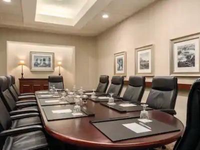 Hotel Embassy By Hilton Orlando International Drive Icon Park 3*