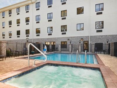 Hotel Express & Pensacola-west Navy Base By Ihg Pensacola