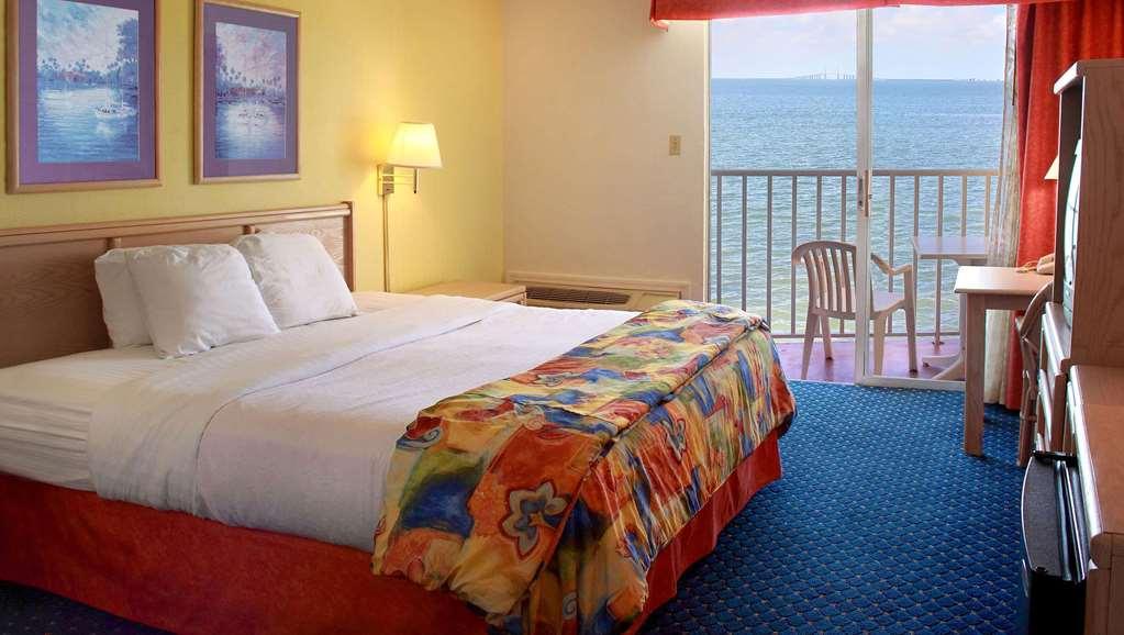 Hotel Magnuson Marina Cove