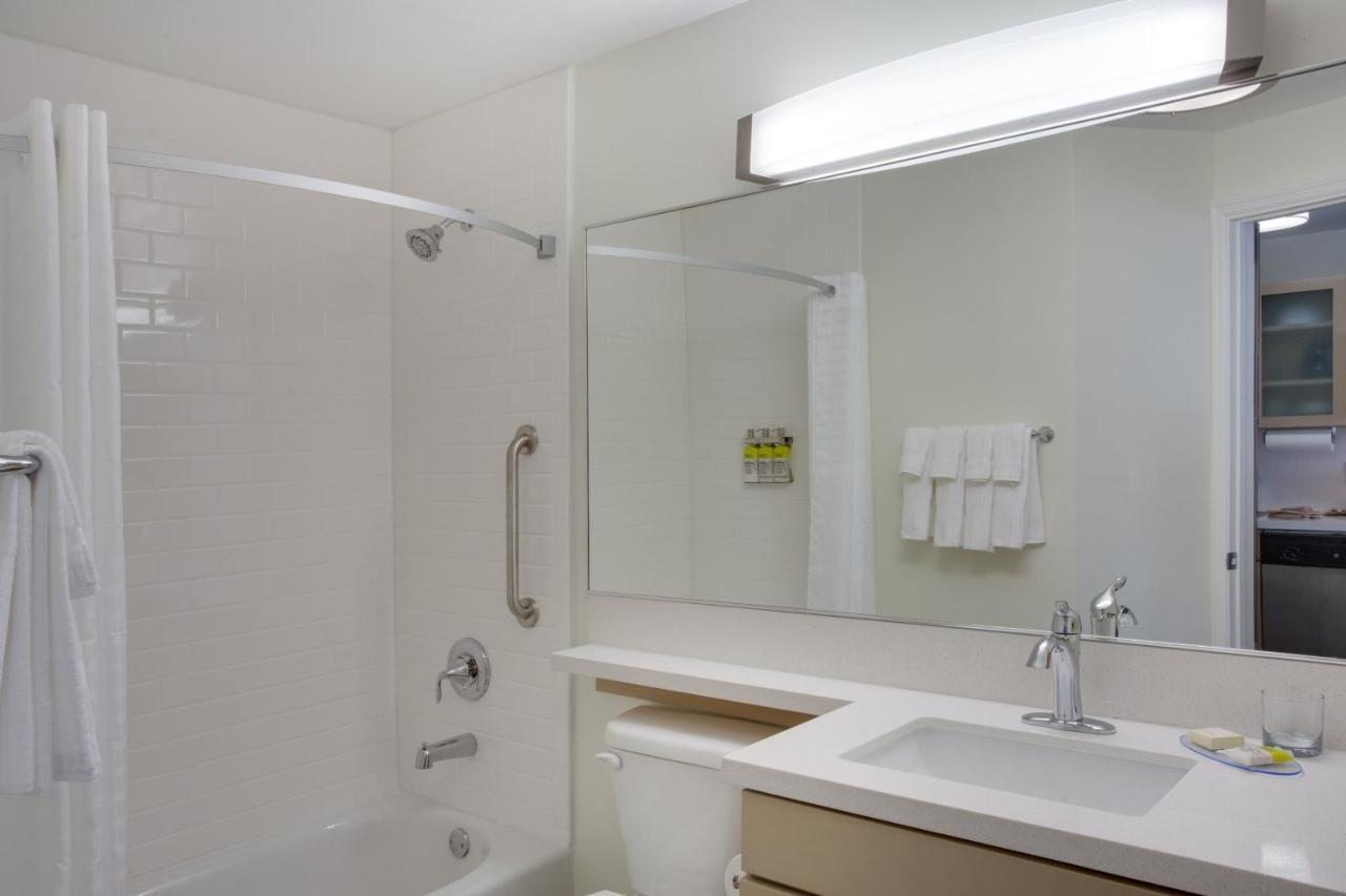 Candlewood Miami Intl Airport - 36th St By Ihg Hotel Miami Springs