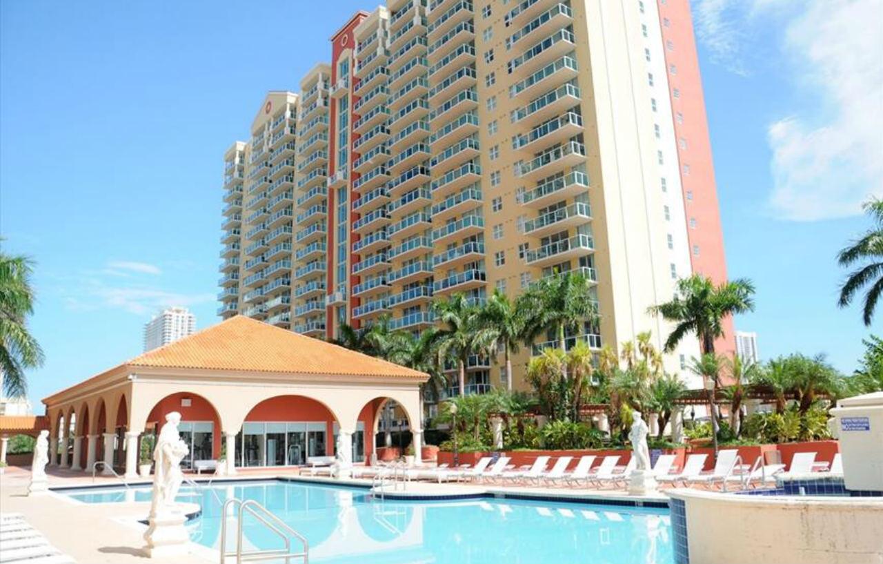 Global Luxury In Sunny Isles Apartment *