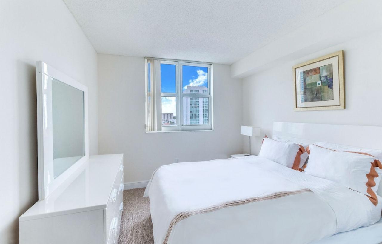 Global Luxury In Sunny Isles Apartment Doral