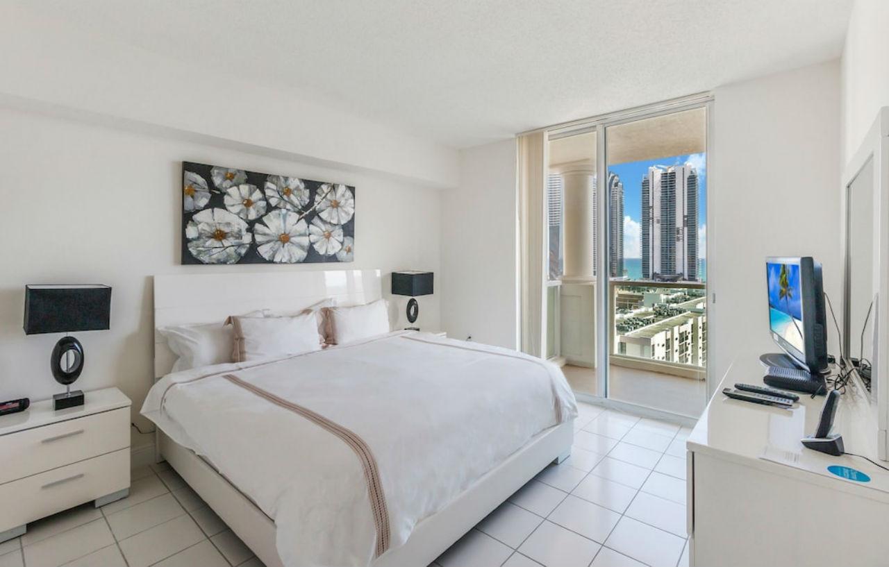 Global Luxury In Sunny Isles *