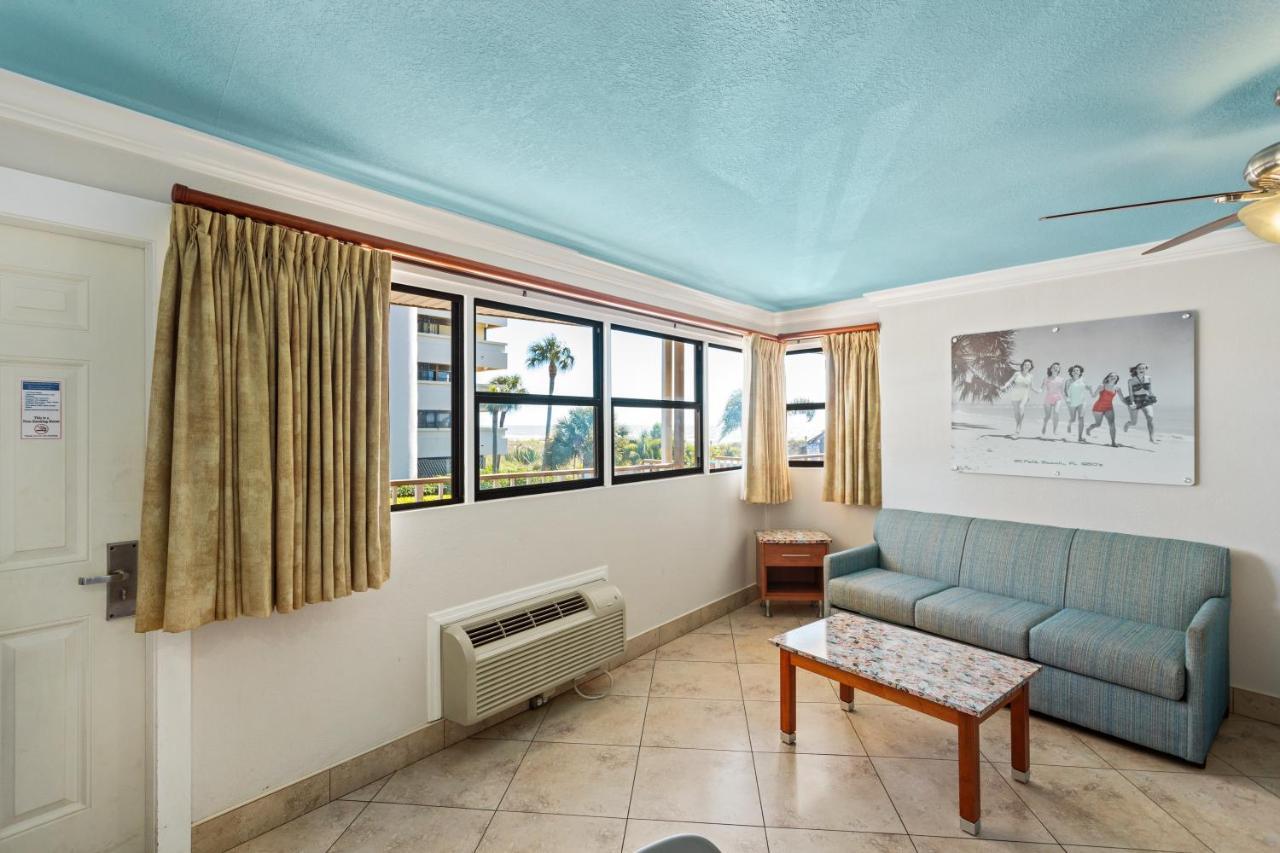 Resort Plaza - Beachfront 3*