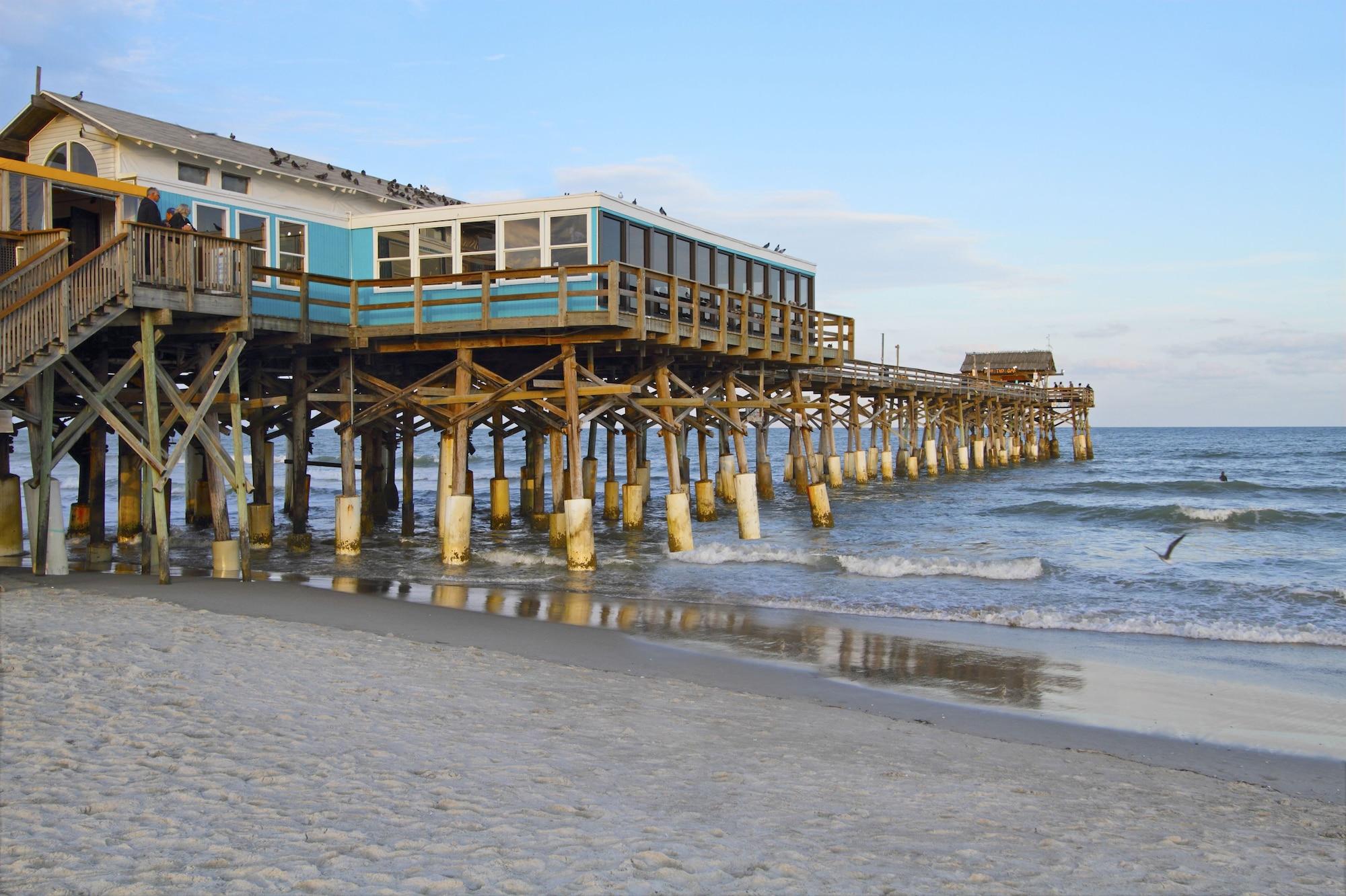 Days By Wyndham Cocoa Port Canaveral Motel 2*