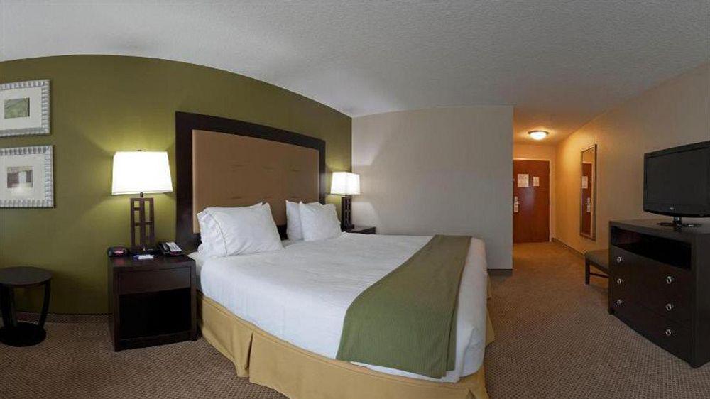 Express & - Mayport / By Ihg 2*