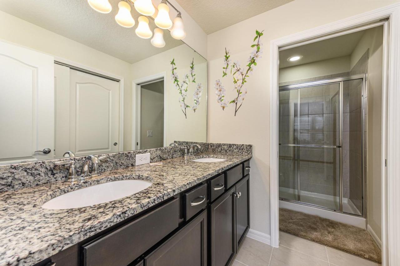 Bsv8919 - Gorgeous 5 Bedroom 4 Bath Townhome With Private Pool & Free Wifi