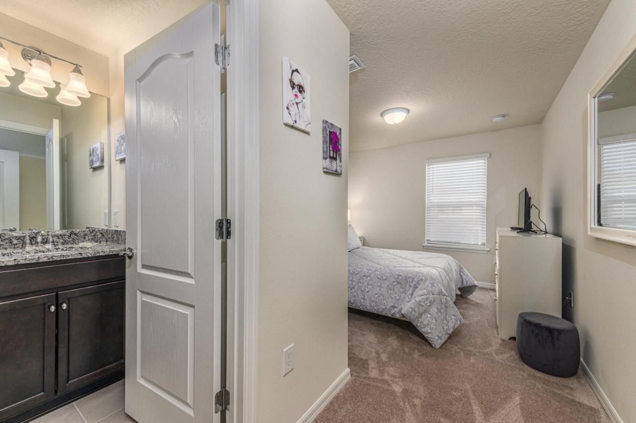 Holiday home Bsv8919 - Gorgeous 5 Bedroom 4 Bath Townhome With Private Pool & Free Wifi *
