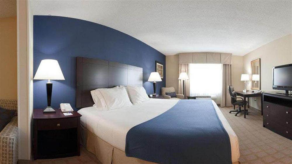 Express & Pierce West By Ihg Hotel