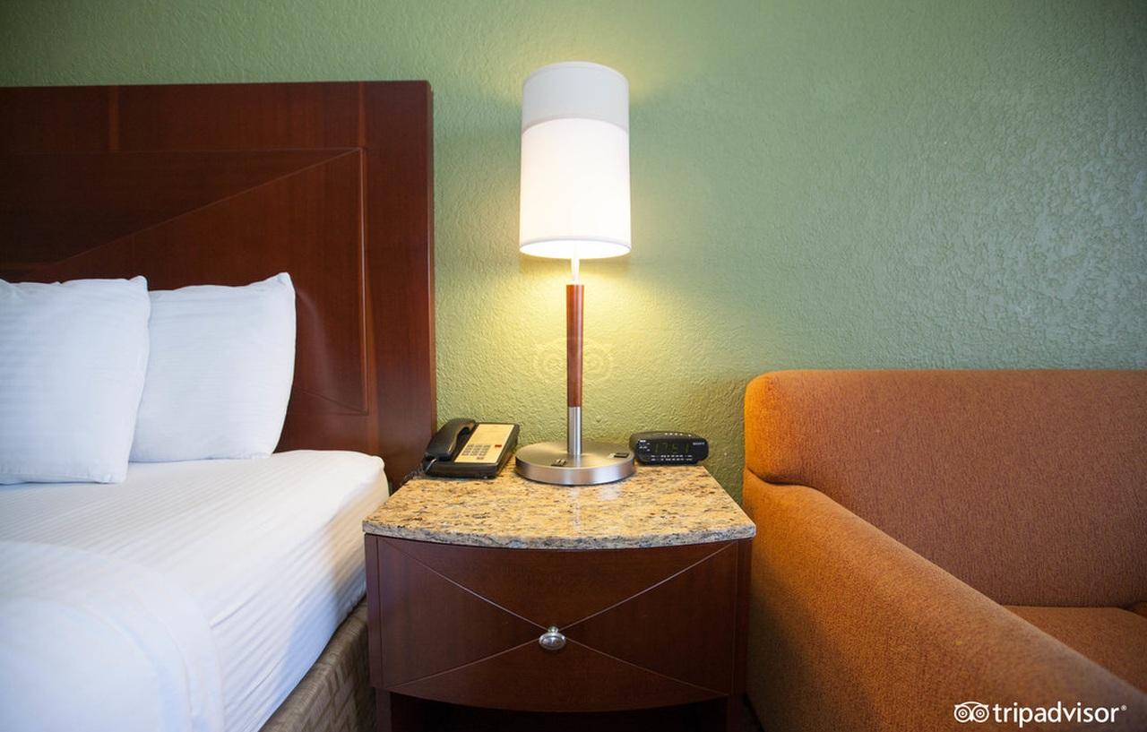 La Quinta By Wyndham Cocoa Oceanfront Hotel