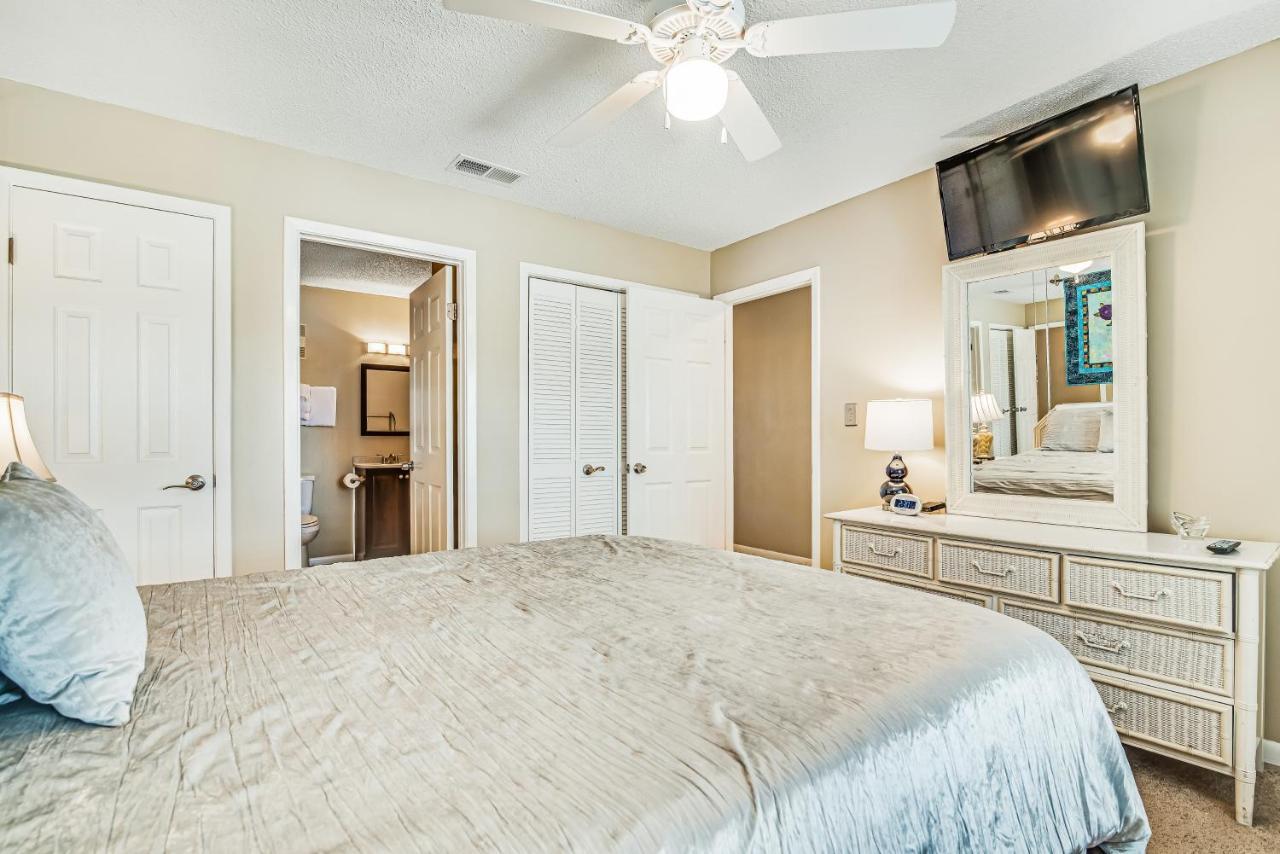 Emerald Shores #3006 *