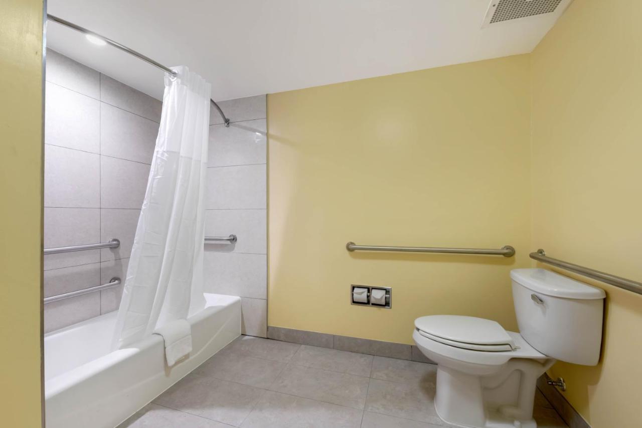 Jax Airport Lodge