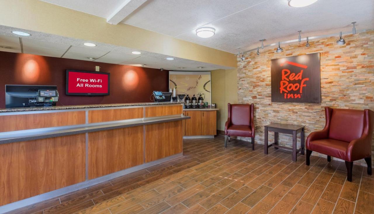 Motel Red Roof Airport 2*