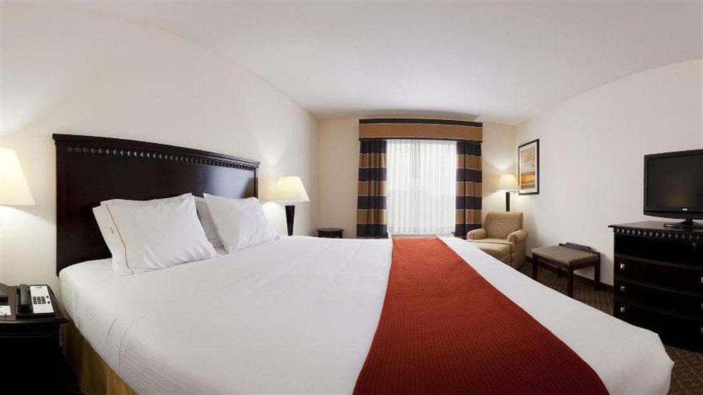 Express & By Ihg Hotel Bartow