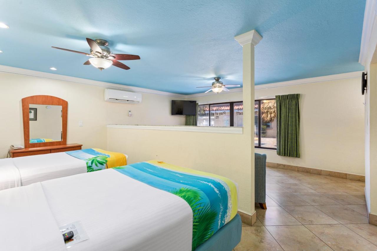 Bayview Plaza Waterfront Hotel 3*