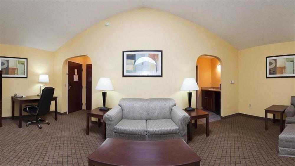 Express & East I-10 By Ihg 2*