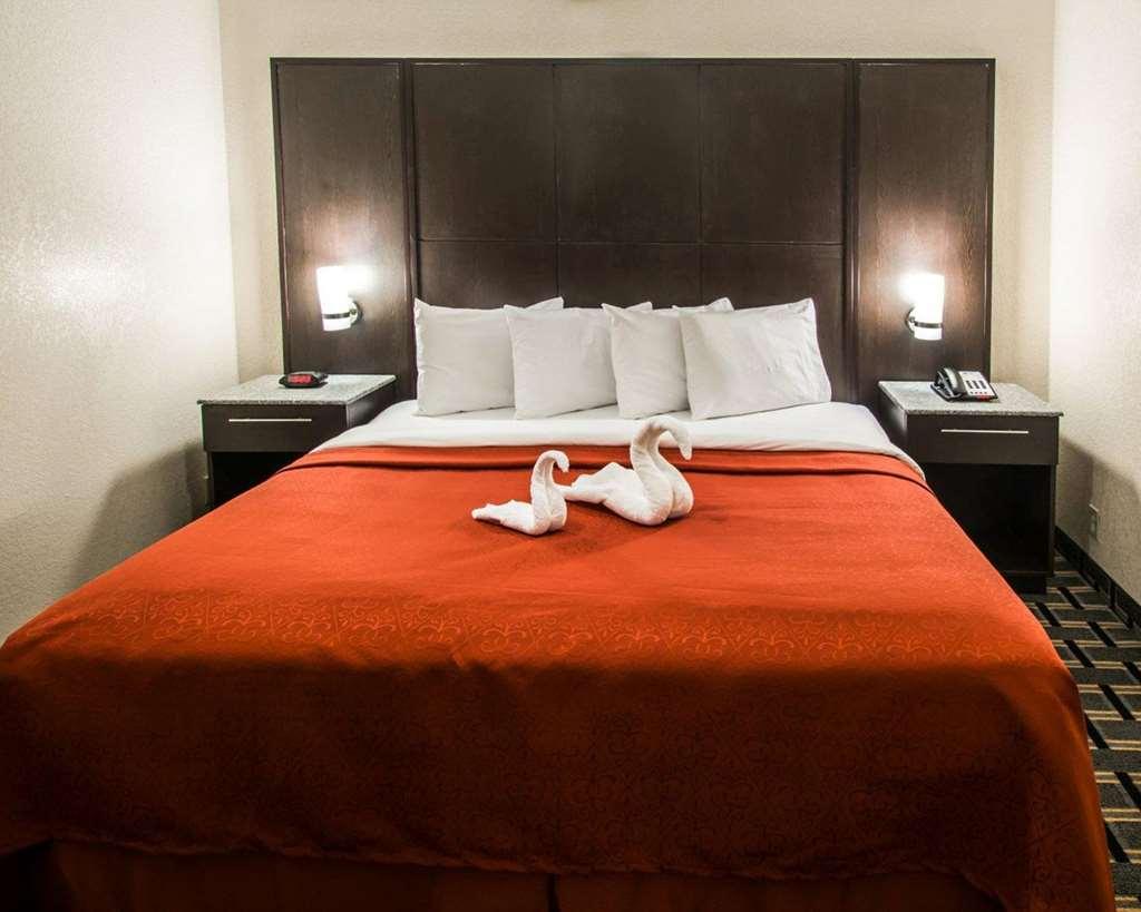Magnuson Grand North Hotel 3*