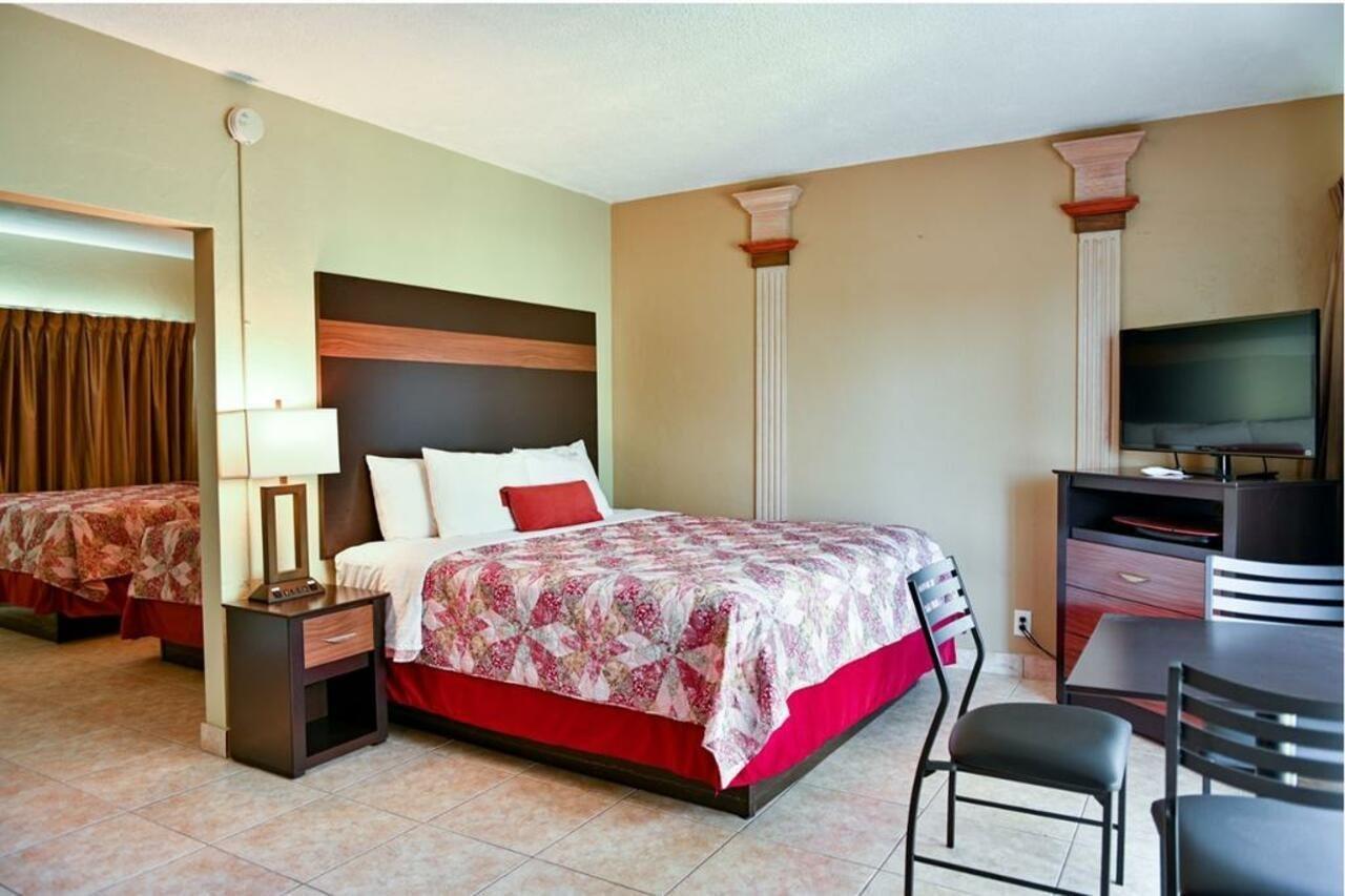 Hotel Oceans &