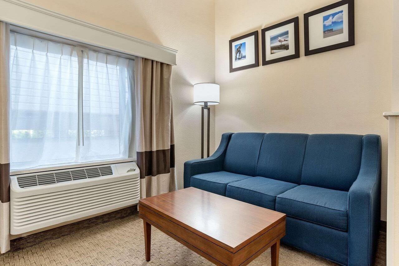 Comfort Sawgrass Hotel