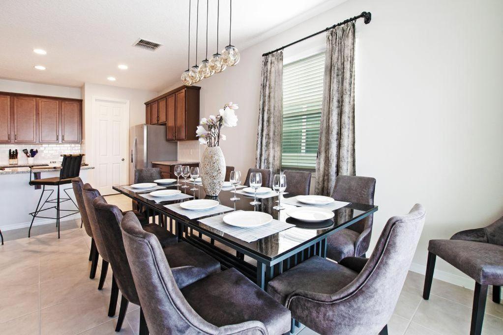 Holiday home Bsv1823 - Luxury 8 Bedroom 6 Bathroom In The Desirable Solara Kissimmee