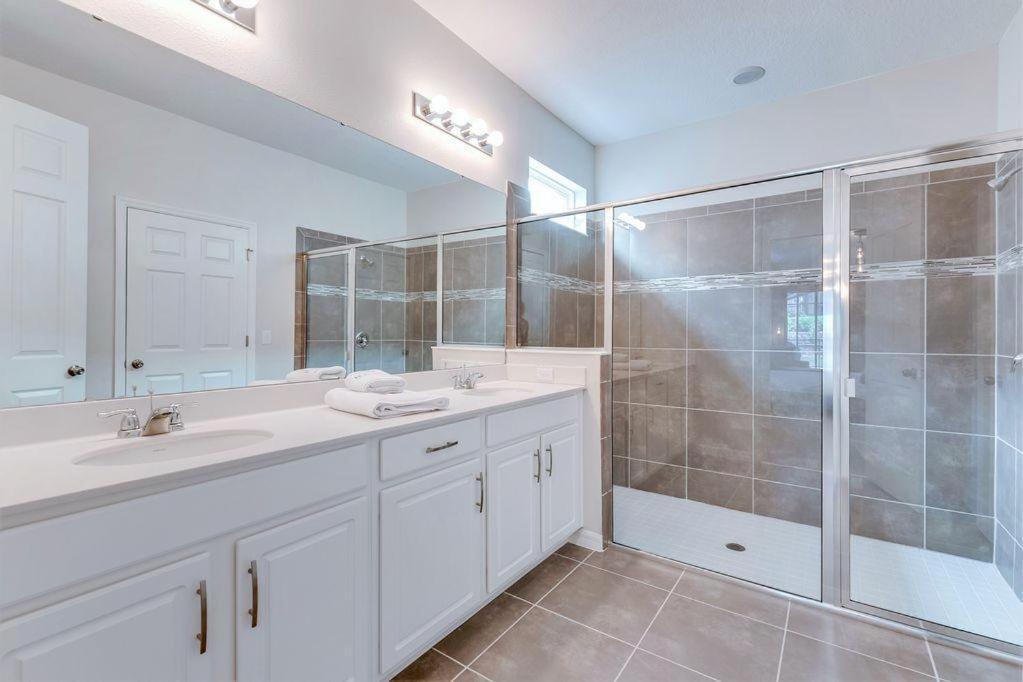 Bsv1810 - Luxury 8 Bedroom 6 Bathroom In The Desirable Solara Holiday home *