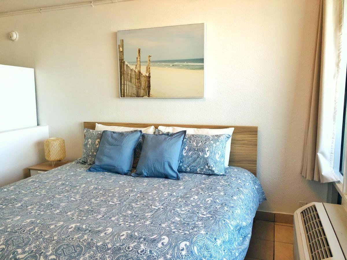 Pirates Cove Studios! Hotel 3*
