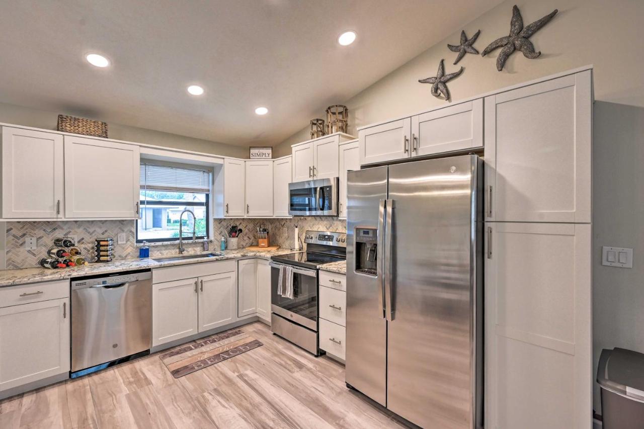With Pool Access About 1 Mile To Golf! Apartment *