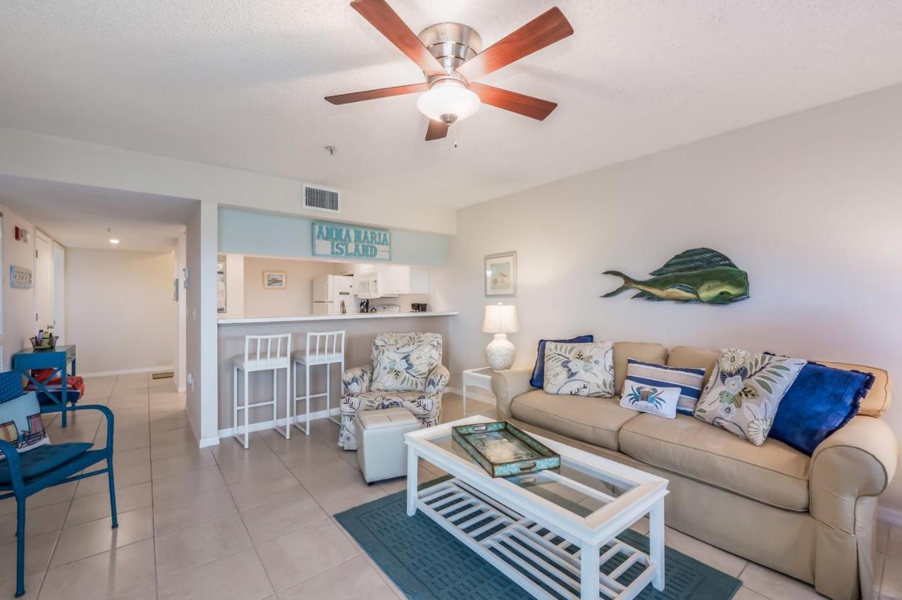 Sandy Pointe Apartment