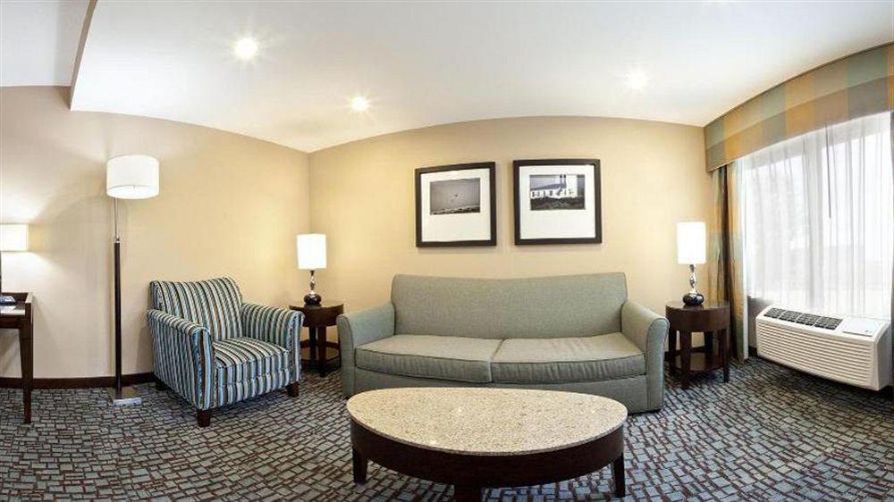 Express Jacksonville By Ihg Hotel 3*