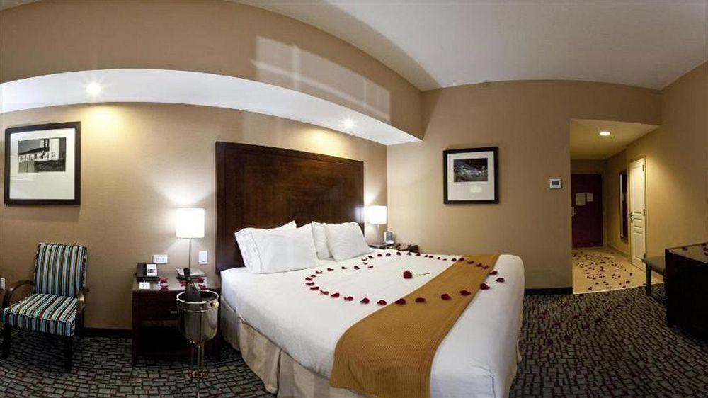 Express Jacksonville By Ihg Hotel 3*