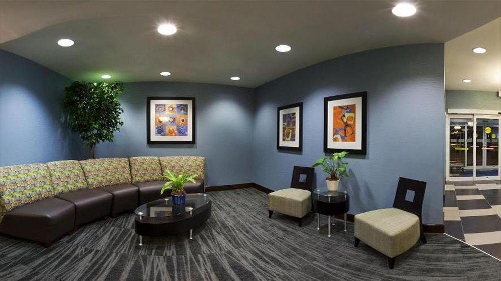 Express & Largo-clearwater By Ihg
