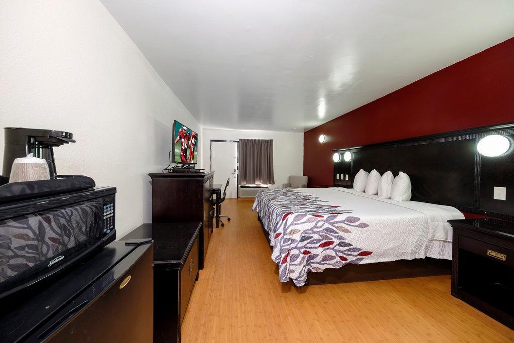 Red Roof Motel 2*