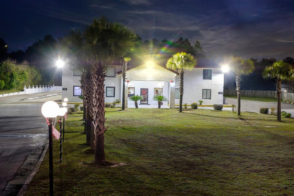 Red Roof Motel 2*