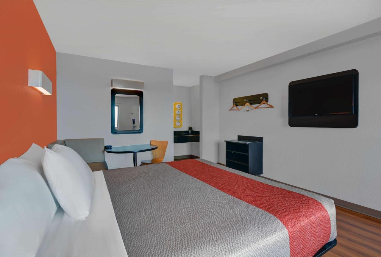 6-cutler Bay, Fl Hotel