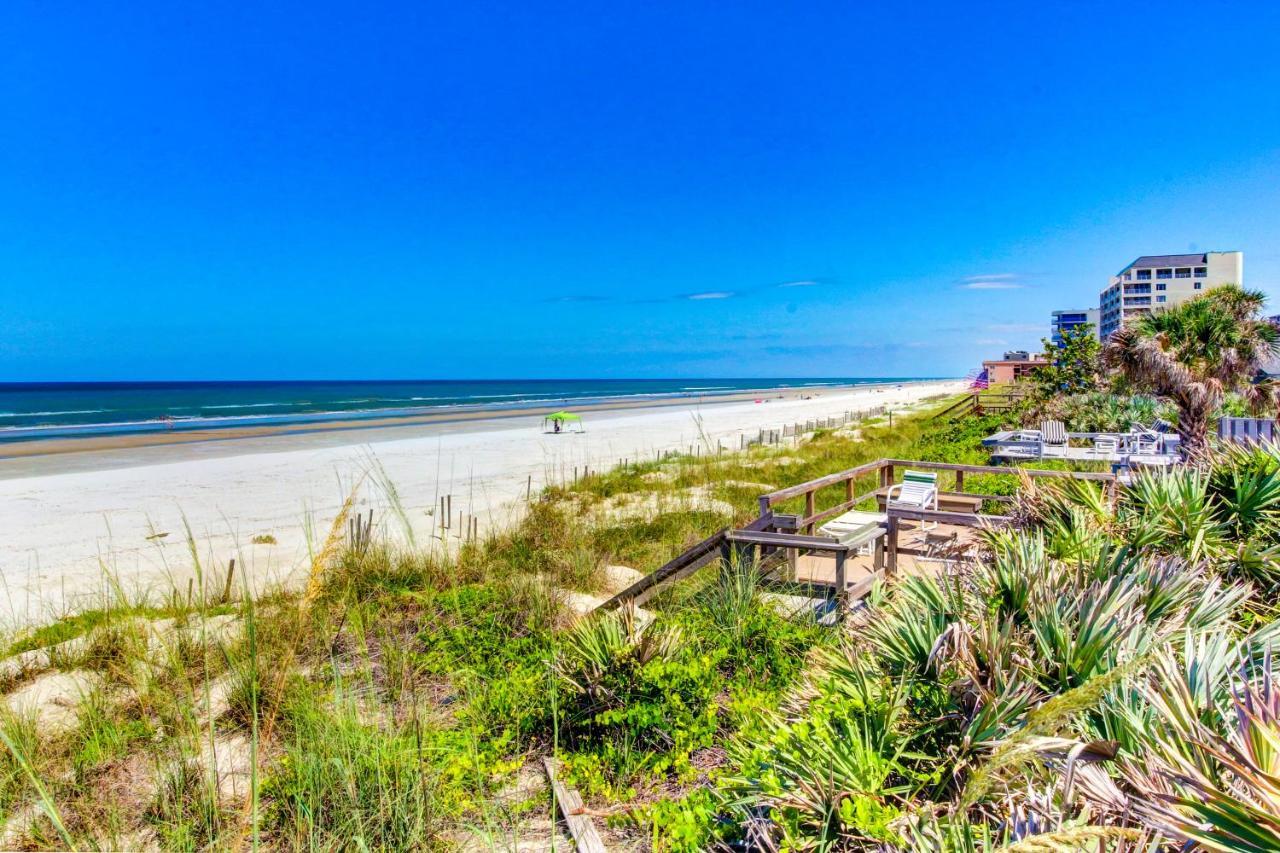 Buddy's Place At The New Smyrna Beach