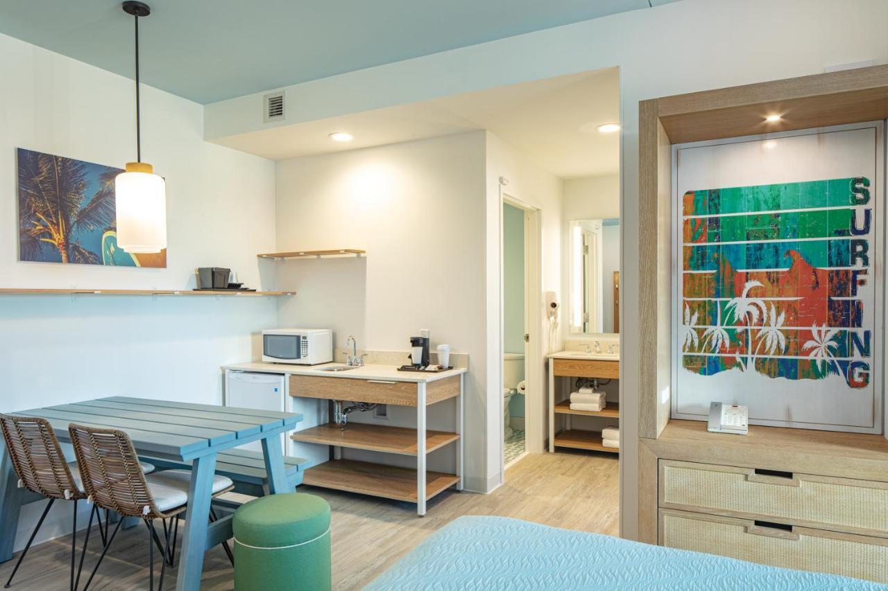 Resort Universal's Endless Summer - Dockside And