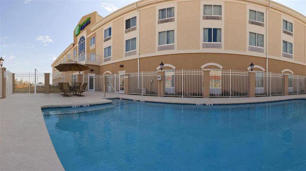 Express Wales North-winter Haven By Ihg Waverly