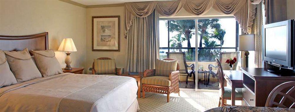 Tween Waters Island & Resort 3*