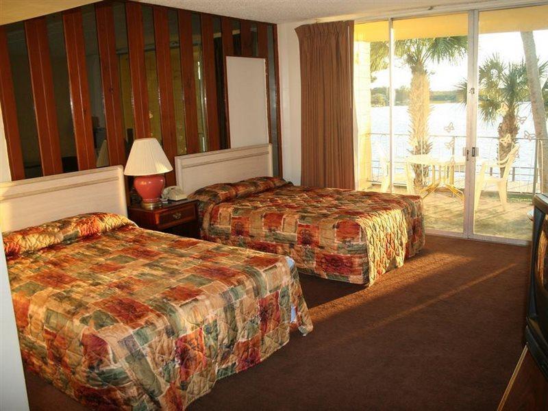 The Port And Marina Hotel *