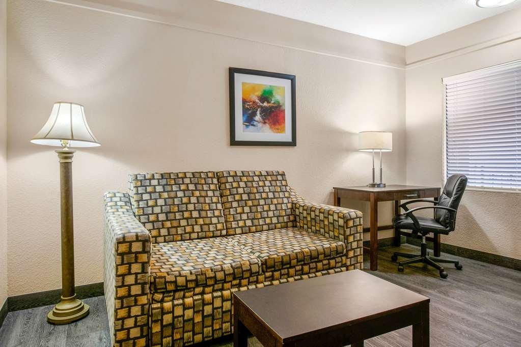 Quality & Jacksonville-baymeadows Hotel