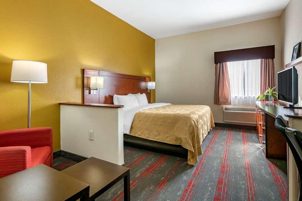 Inn Quality Zephyrhills-dade 3*