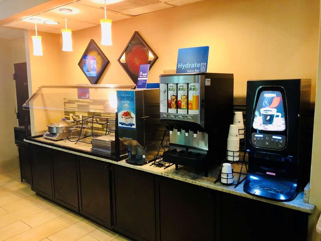 Hotel Spark By Hilton Orlando Near Seaworld Williamsburg