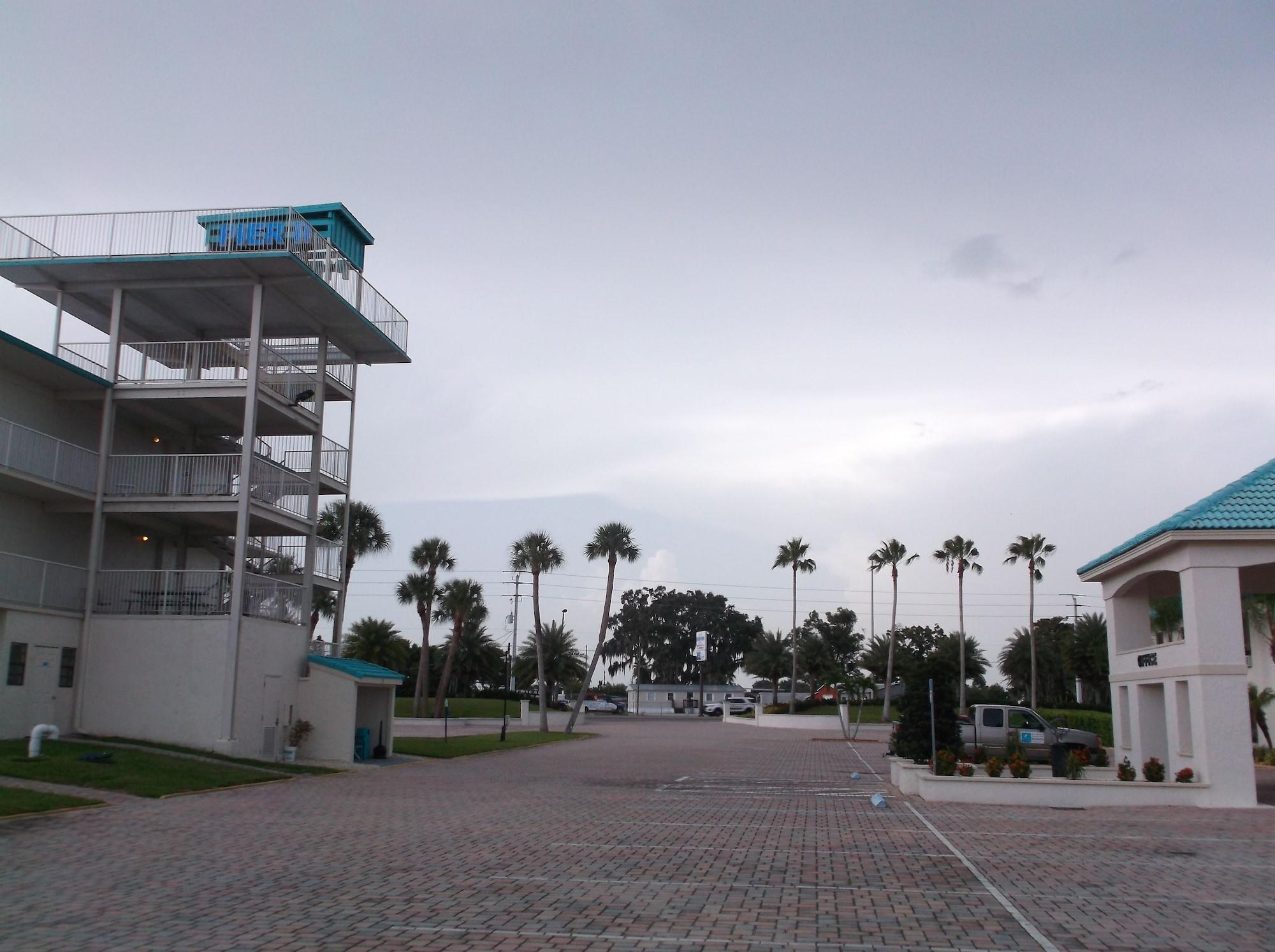 Days & By Wyndham Resort