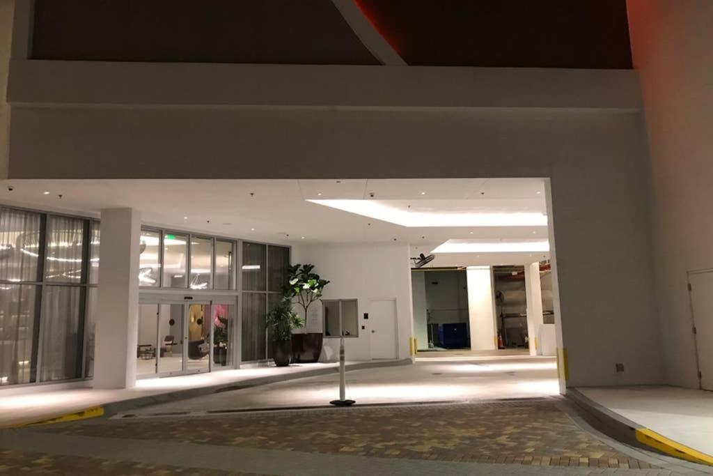 Luxury Condo-hbh Apartment *