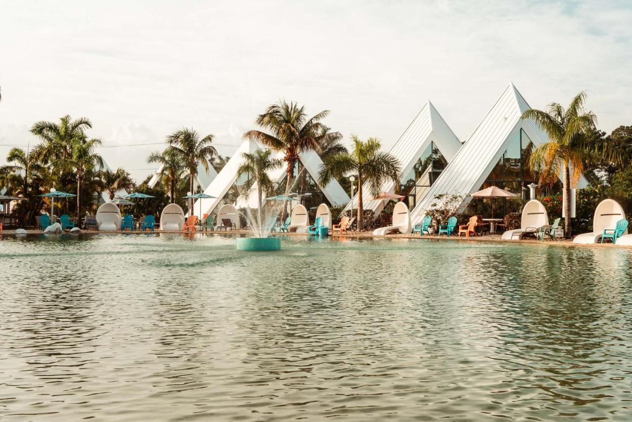 Pyramids In Florida Inn 2*