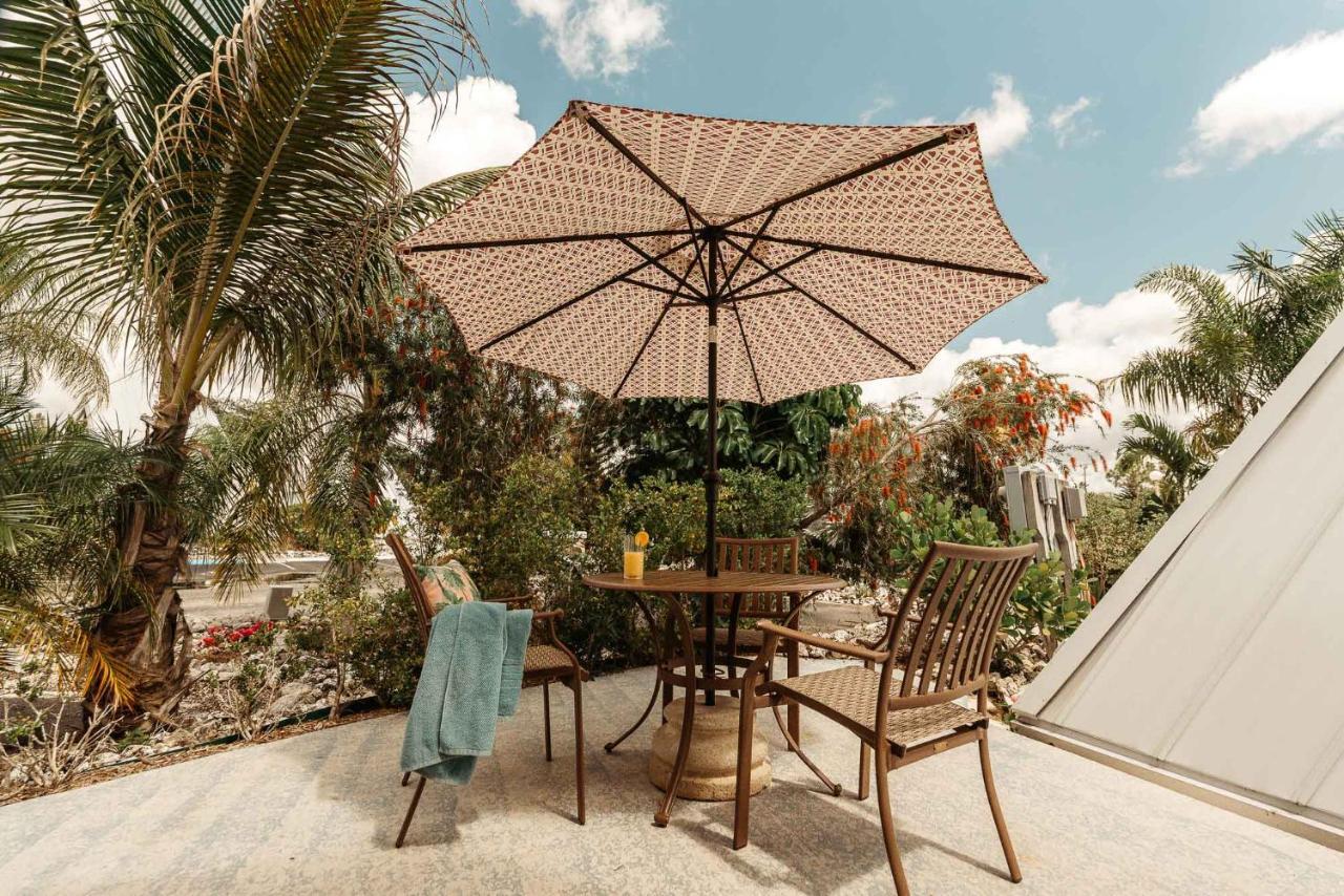 Pyramids In Florida Inn 2*