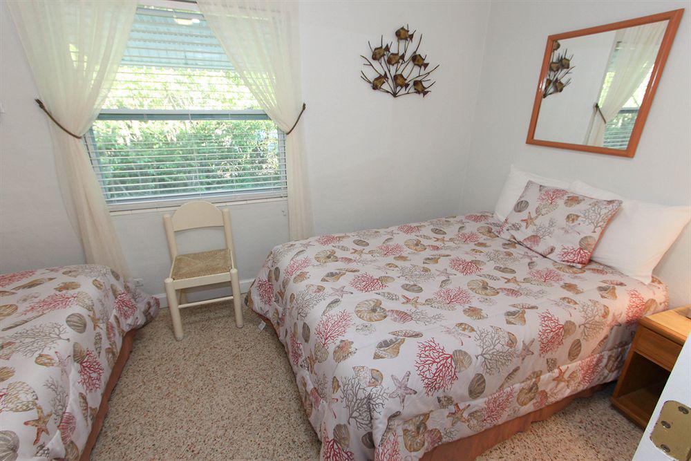 Tropical Winds Beachfront And 3*